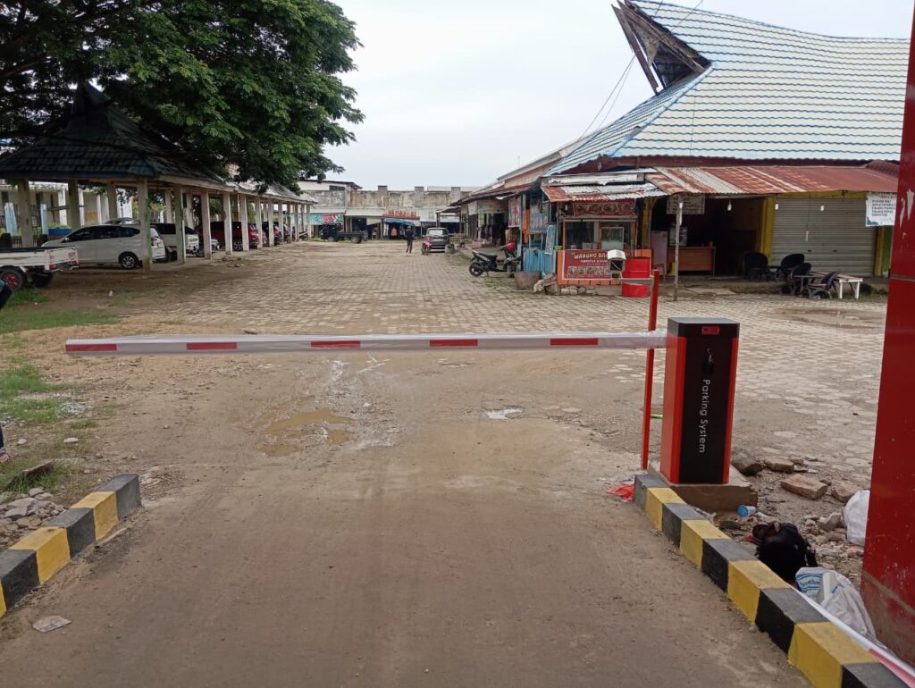 palang parkir, barrier gate otomatis, palang parkir otomatis, sistem parkir otomatis, barrier gate parkir, palang parkir perumahan, palang parkir rumah sakit, palang parkir hotel, alat parkir otomatis, vendor palang parkir Indonesia.