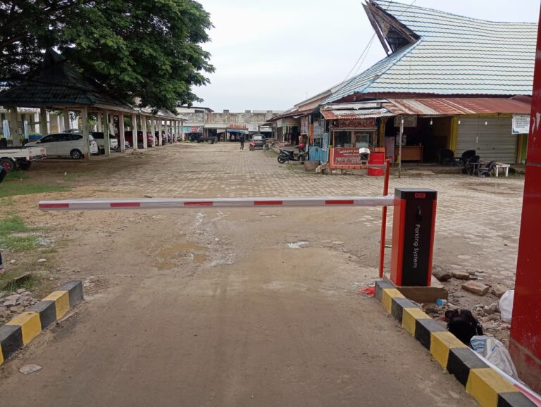 palang parkir, barrier gate otomatis, palang parkir otomatis, sistem parkir otomatis, barrier gate parkir, palang parkir perumahan, palang parkir rumah sakit, palang parkir hotel, alat parkir otomatis, vendor palang parkir Indonesia.