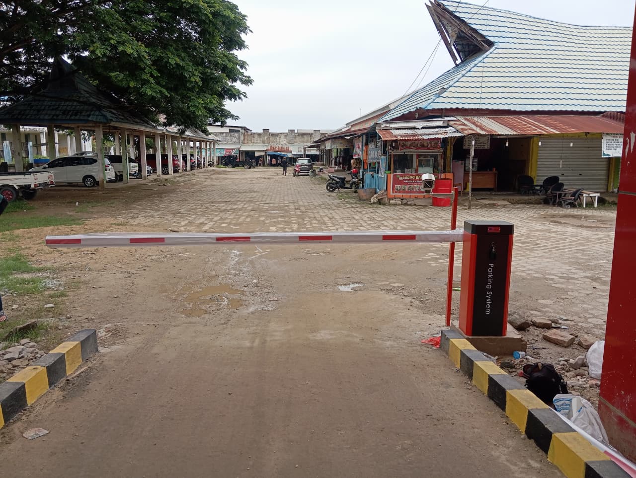 palang parkir, barrier gate otomatis, palang parkir otomatis, sistem parkir otomatis, barrier gate parkir, palang parkir perumahan, palang parkir rumah sakit, palang parkir hotel, alat parkir otomatis, vendor palang parkir Indonesia.